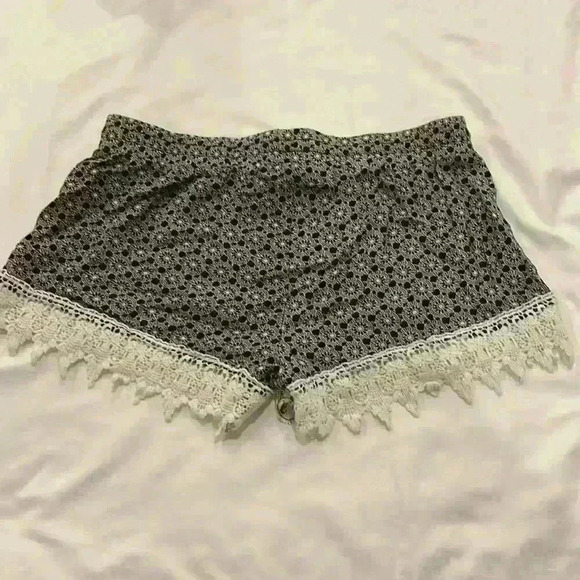 Breeze Ever Boho Drawstring Shorts - Picture 4 of 4